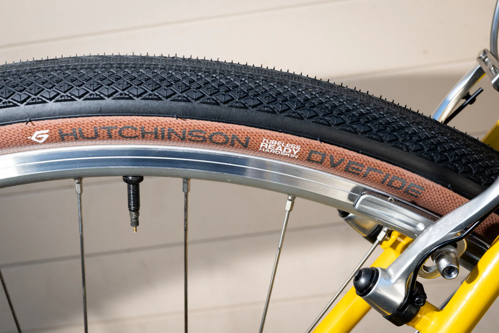 Tire - Hutchinson Overide 700c x 40mm - Image 2