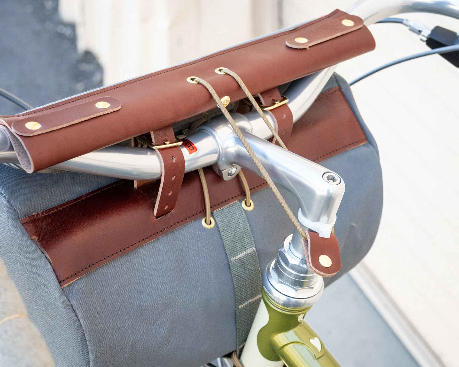 Sackville Rollo handlebar bag - Image 11