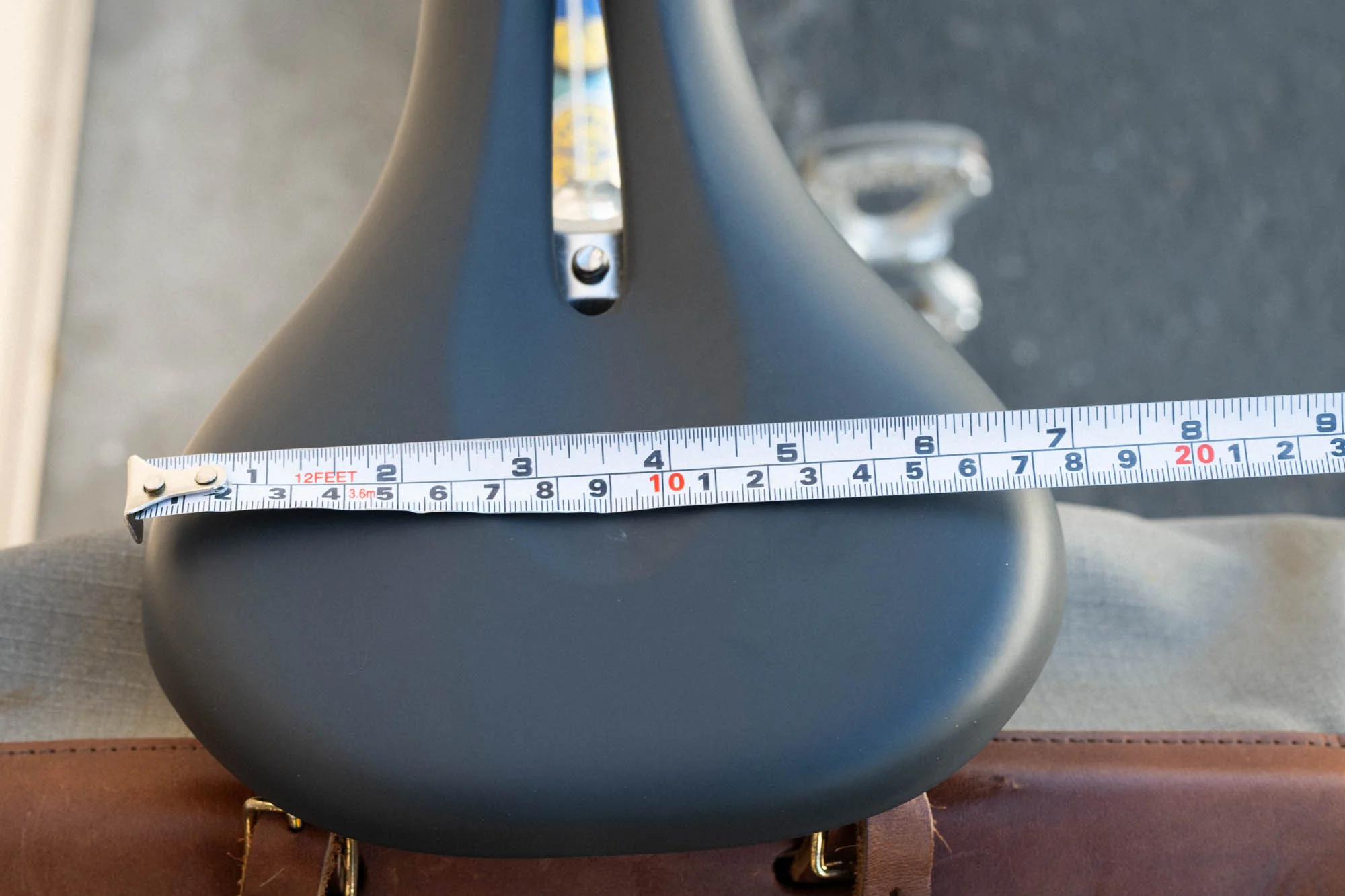 SADDLE 182.55 (Plastic, vegan, comfortable) - Image 10