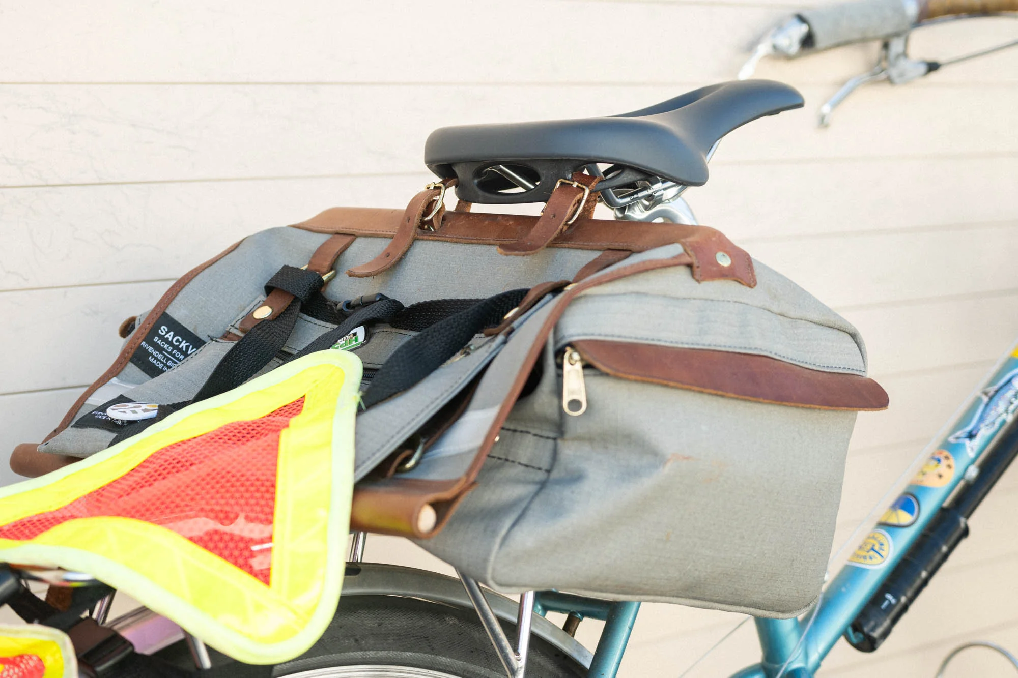 SADDLE 182.55 (Plastic, vegan, comfortable) - Image 7