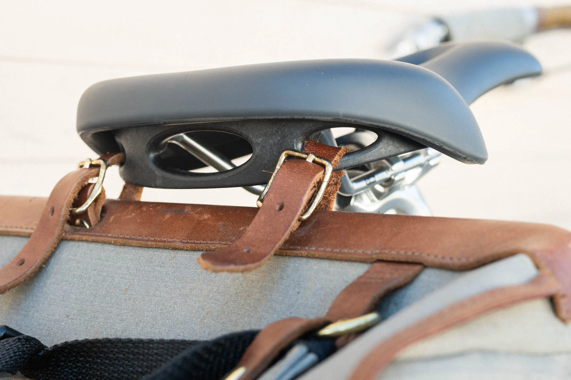 SADDLE 182.55 (Plastic, vegan, comfortable) - Image 8