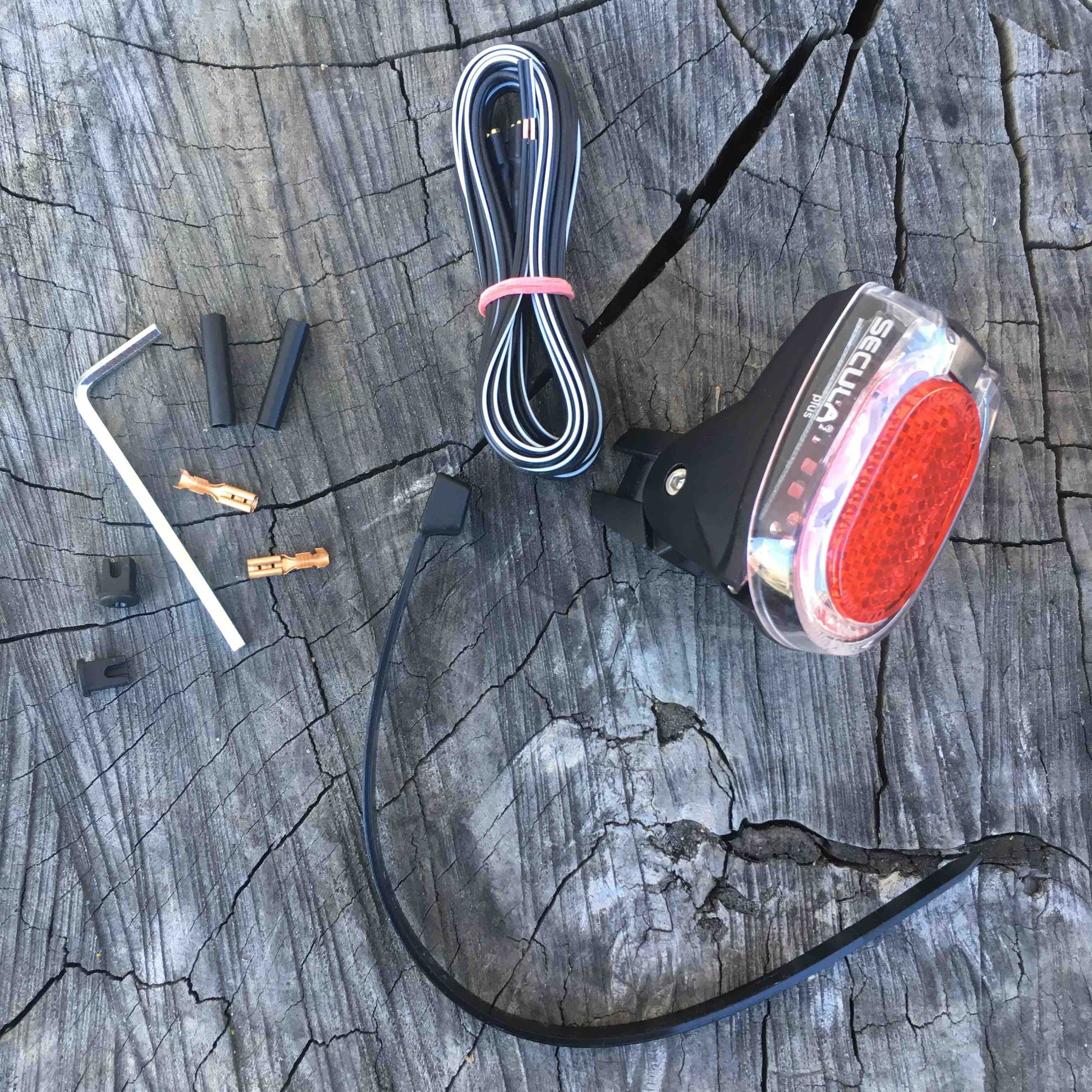 no Busch & Müller Secula Plus Dyno Rear Light for Seatpost or Seat Stay